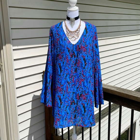 Pretty Shift Dress by Express - Picture 2 of 16